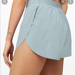 Lululemon Find Your Pace Shorts 3” lined